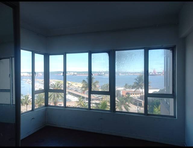 1.5 BEDROOM APARTMENT RENTED IN ESPLANADE